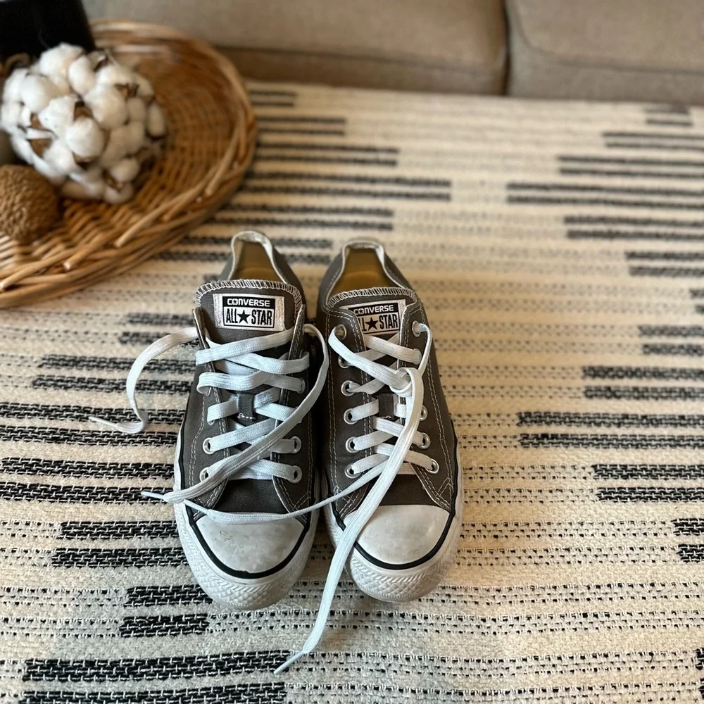 Converse Chuck Taylor All Star Low Top Sneakers Gray Men’s 8 - Picture 2 of 7